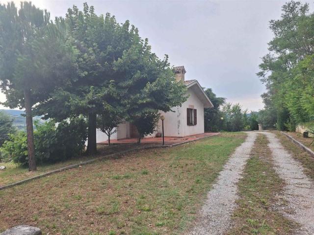 Casa indipendente in vendita a San Severino Marche