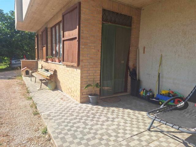 Casa indipendente in vendita a San Severino Marche, Colleluce