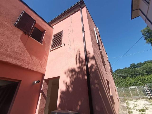 Casa indipendente in vendita a San Severino Marche MC