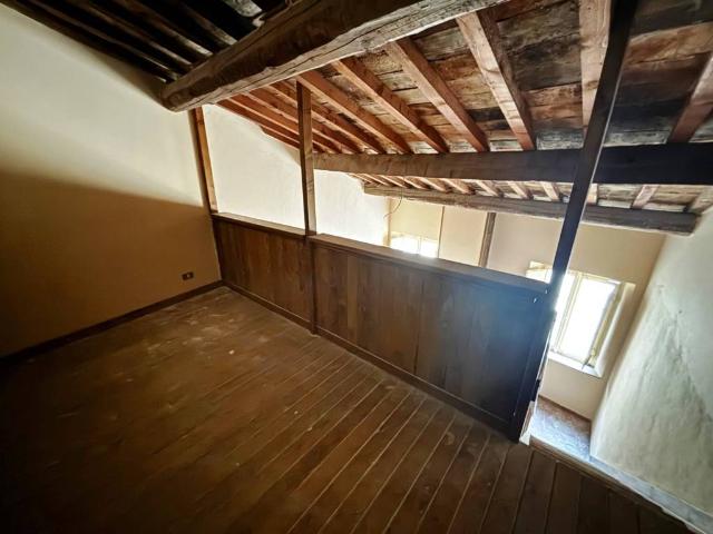 Casa indipendente in vendita a San Severino Marche MC