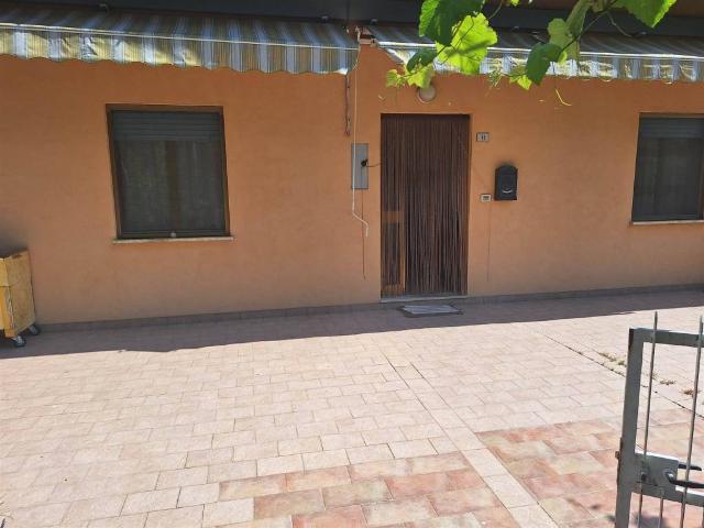 Casa indipendente in vendita a San Severino Marche MC