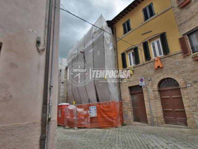 Casa indipendente in vendita a San Severino Marche MC