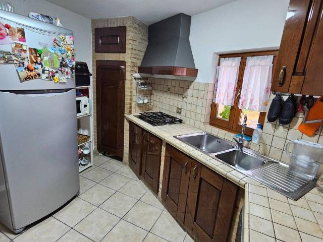 Casa indipendente in vendita a San Severino Marche MC