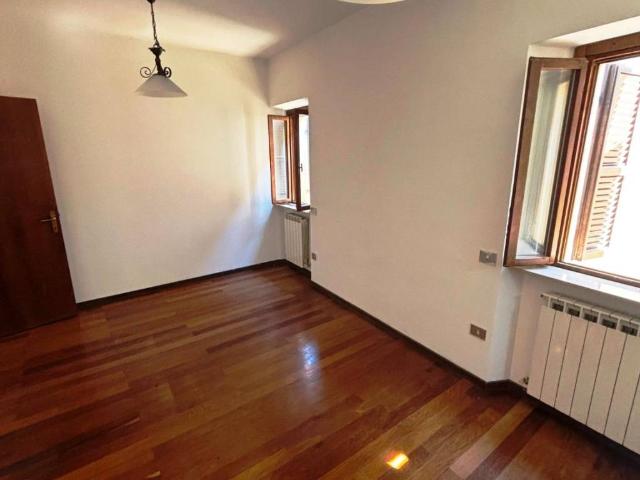 Casa indipendente in vendita a San Severino Marche MC