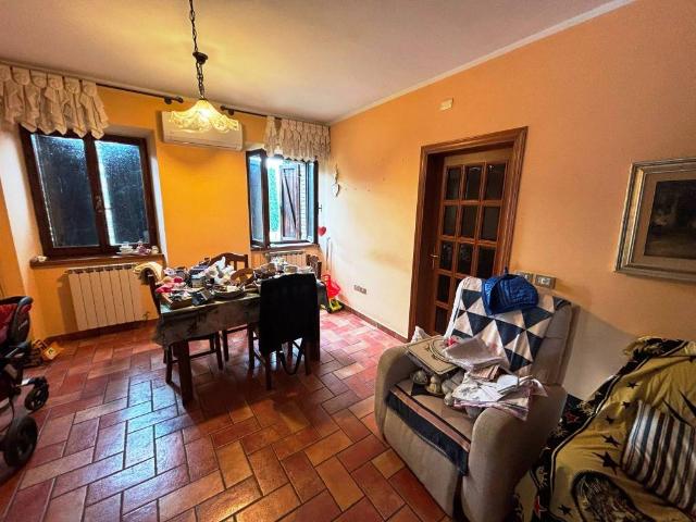 Casa indipendente in vendita a San Severino Marche MC