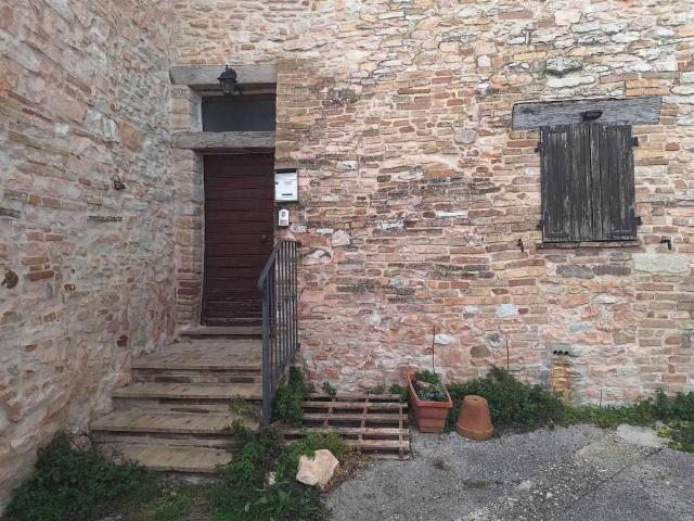 Casa indipendente in vendita a San Severino Marche MC