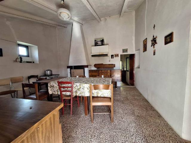 Casa indipendente in vendita a San Severino Marche MC