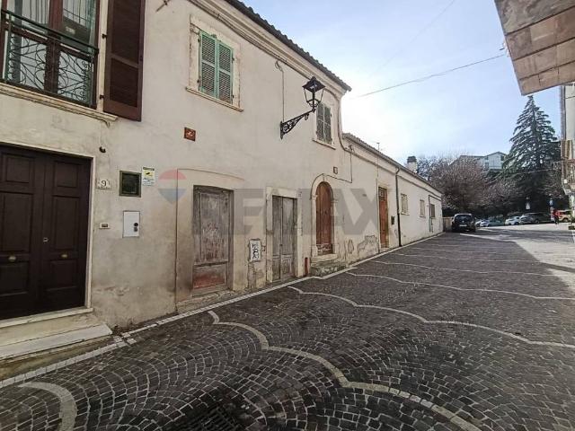 Casa indipendente in vendita a San Valentino in Abruzzo Citeriore PE