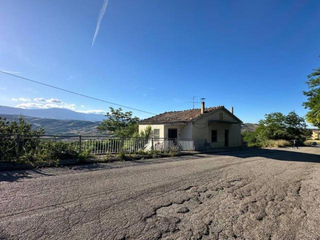 Casa indipendente in vendita a San Valentino in Abruzzo Citeriore PE