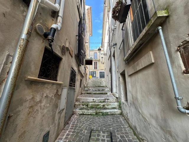 Casa indipendente in vendita a San Valentino in Abruzzo Citeriore PE