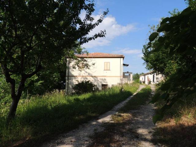 Casa indipendente in vendita a San Valentino in Abruzzo Citeriore PE