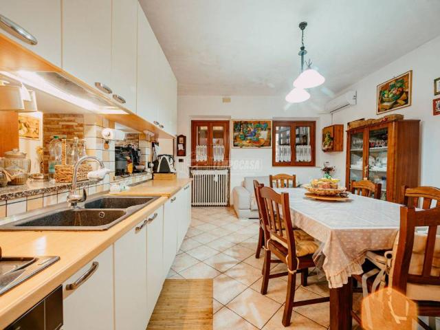 Casa indipendente in vendita a Sannazzaro de' Burgondi PV