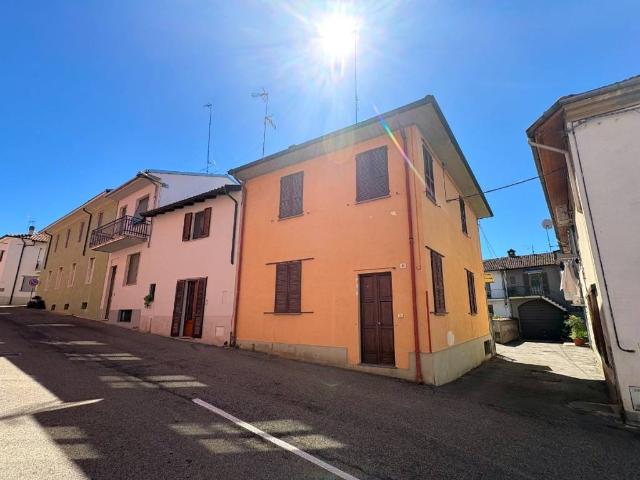 Casa indipendente in vendita a Sannazzaro de' Burgondi PV