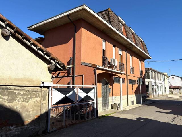 Casa indipendente in vendita a Sannazzaro de' Burgondi PV