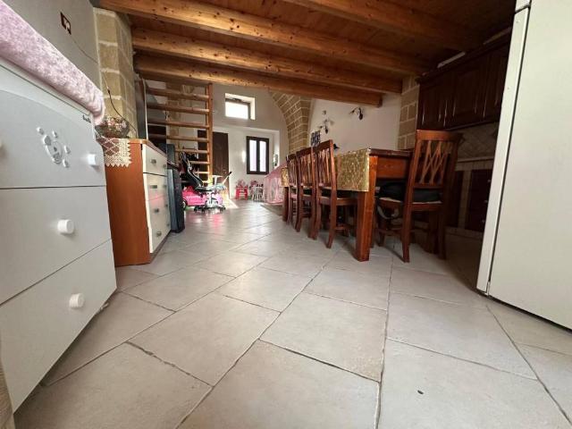 Casa indipendente in vendita a Sannicola LE
