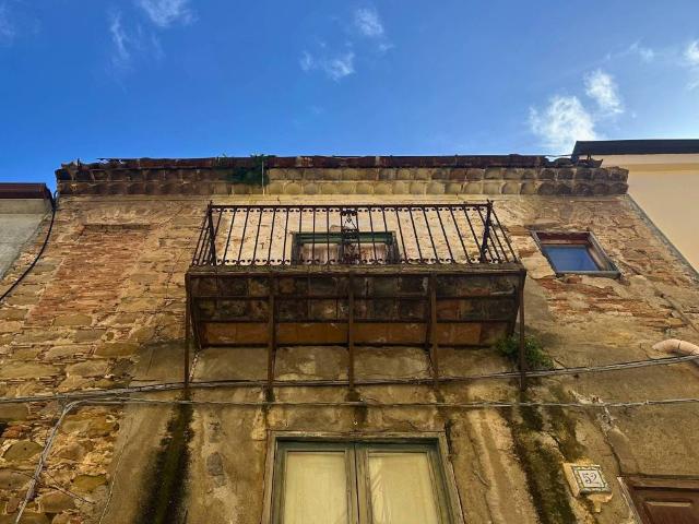 Casa indipendente in vendita a Santo Stefano di Camastra ME