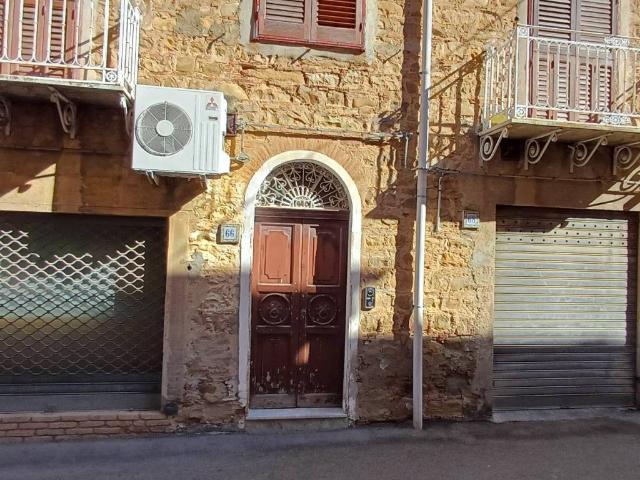 Casa indipendente in vendita a Santo Stefano di Camastra ME