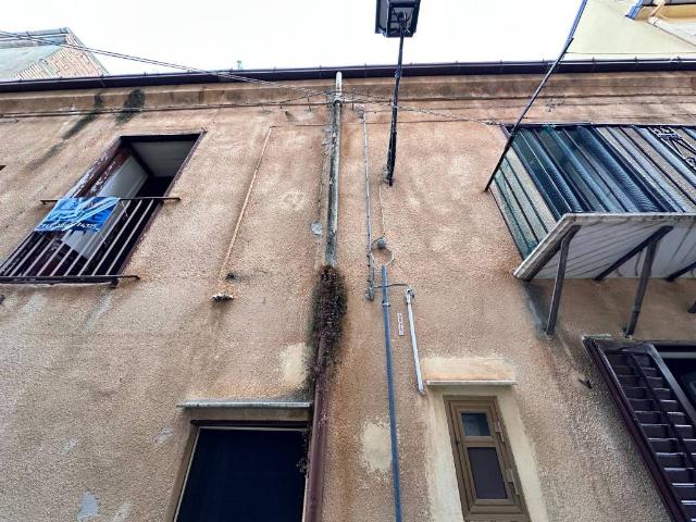 Casa indipendente in vendita a Santo Stefano di Camastra ME