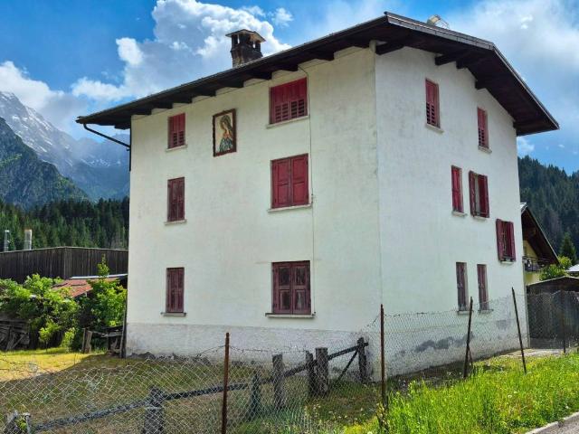 Casa indipendente in vendita a Santo Stefano di Cadore BL
