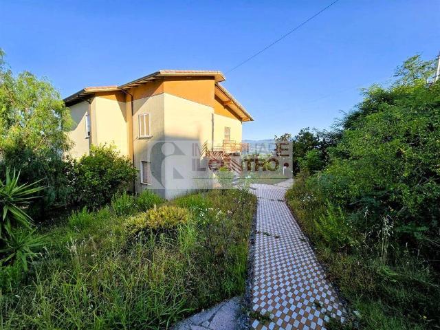Casa indipendente in vendita a Santo Stefano di Magra SP