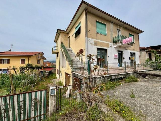 Casa indipendente in vendita a Santo Stefano di Magra SP