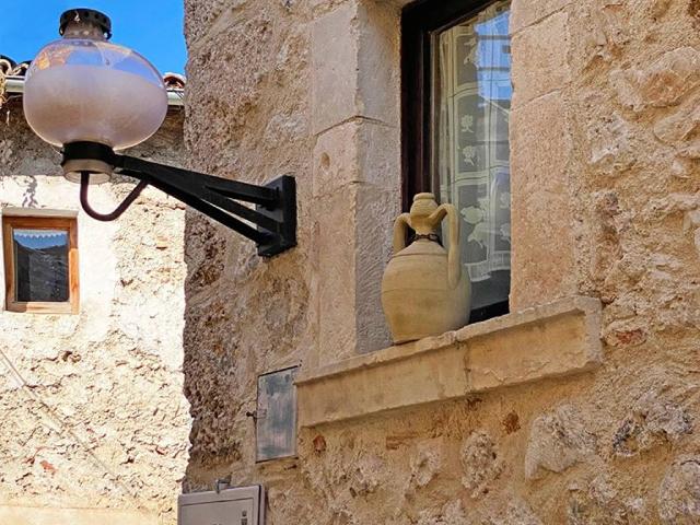 Casa indipendente in vendita a Santo Stefano di Sessanio AQ
