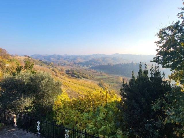 Casa indipendente in vendita a Santo Stefano Roero CN