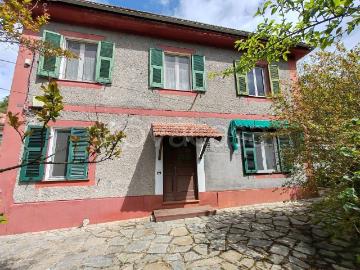 Casa indipendente in vendita a Sant'Olcese via Luciano Zamperini