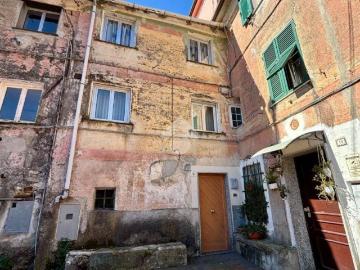 Casa indipendente in vendita a Sant'Olcese GE