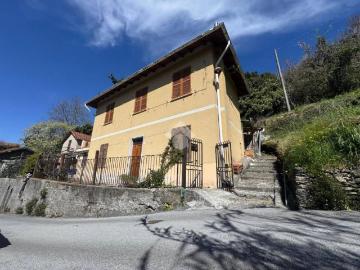Casa indipendente in vendita a Sant'Olcese GE