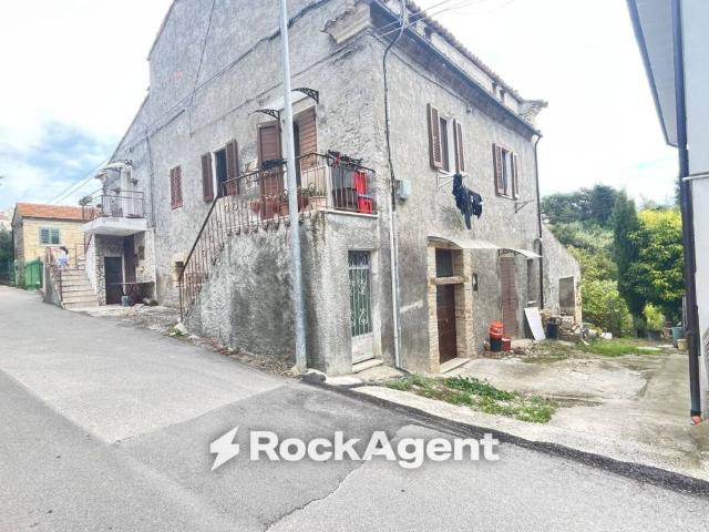 Casa indipendente in vendita a Sant'Omero TE