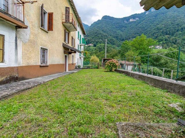 Casa indipendente in vendita a Sant'Omobono Terme BG