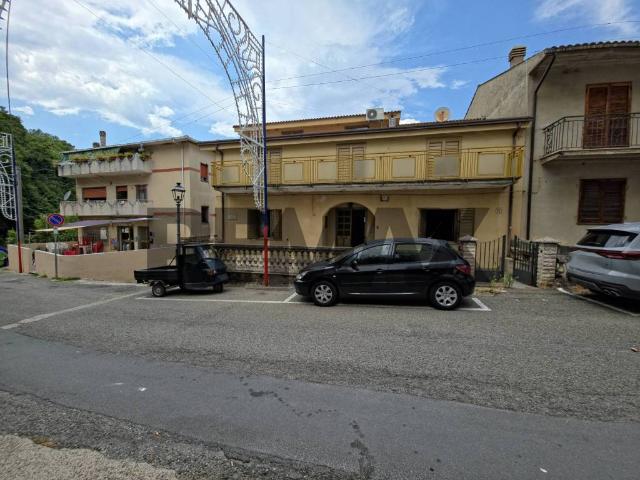 Casa indipendente in vendita a Santa Caterina Albanese CS