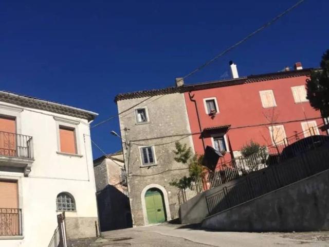 Casa indipendente in vendita a Santa Croce del Sannio BN