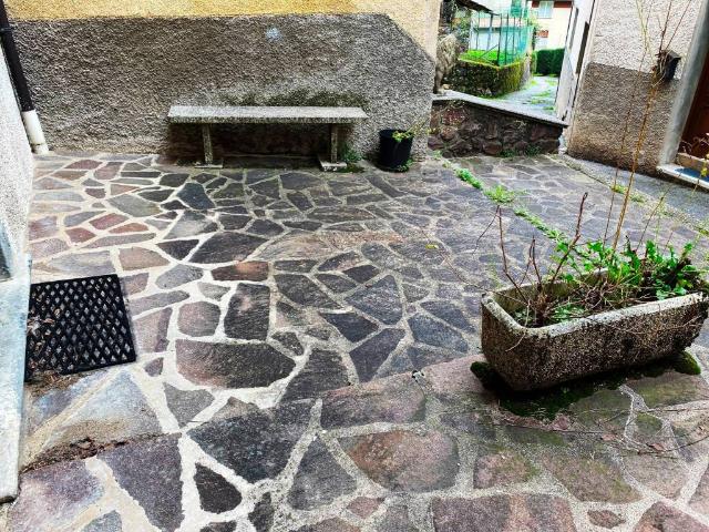 Casa indipendente in vendita a Santa Brigida BG