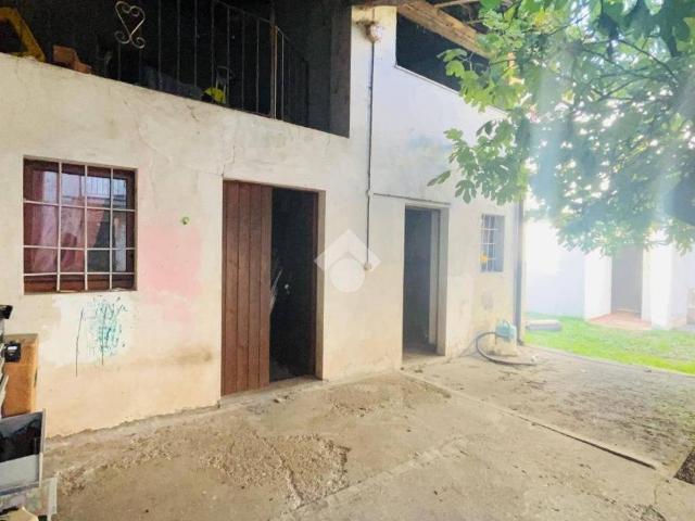 Casa indipendente in vendita a Santa Giuletta PV