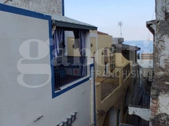 Casa indipendente in vendita a Santa Marina Salina ME