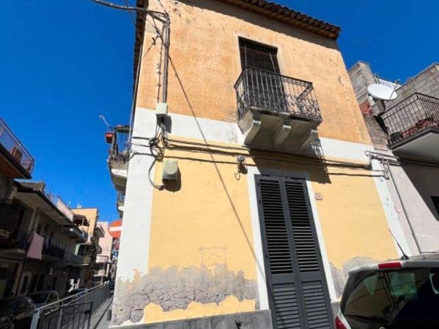 Casa indipendente in vendita a Santa Maria di Licodia CT
