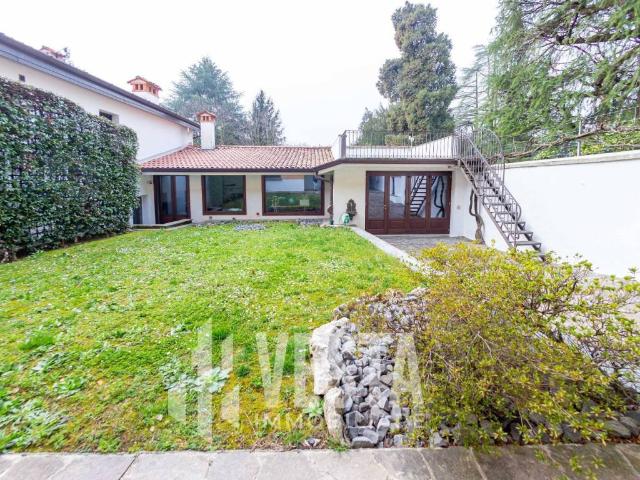 Casa indipendente in vendita a Santa Maria Hoè LC