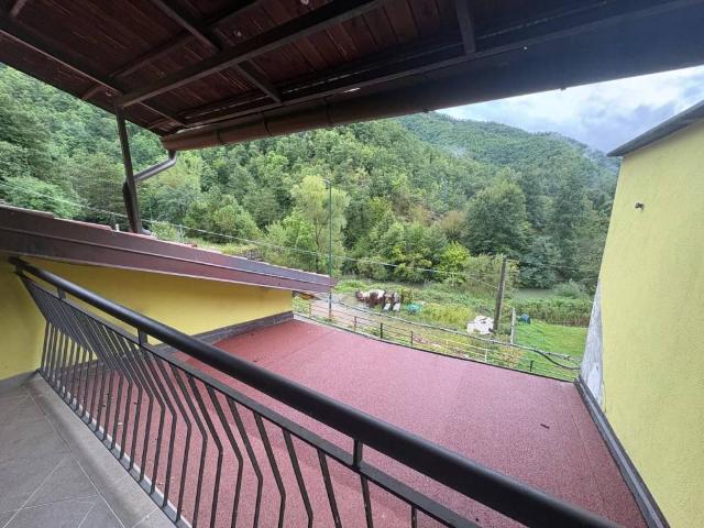 Casa indipendente in vendita a Santa Sofia FC