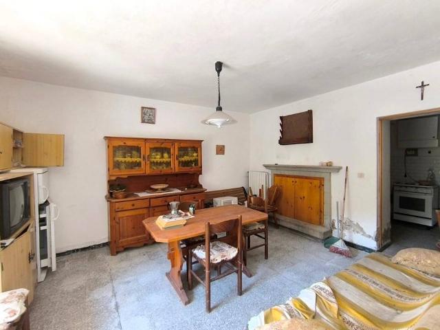 Casa indipendente in vendita a Santa Sofia FC