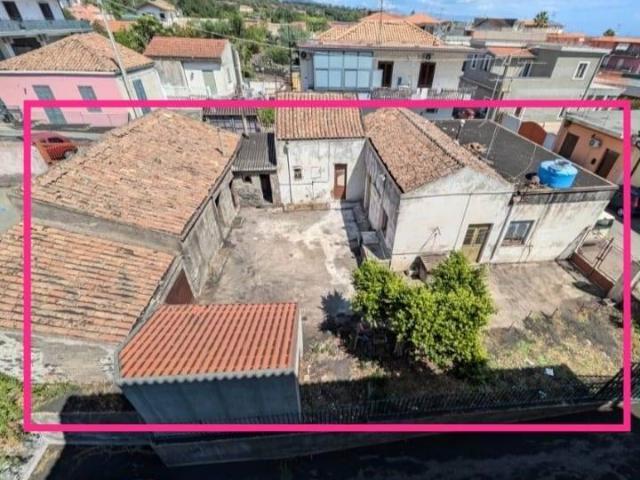Casa indipendente in vendita a Santa Venerina CT