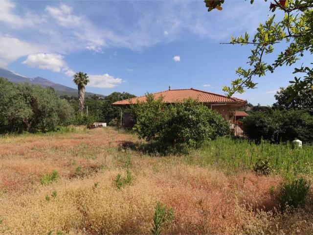 Casa indipendente in vendita a Santa Venerina CT