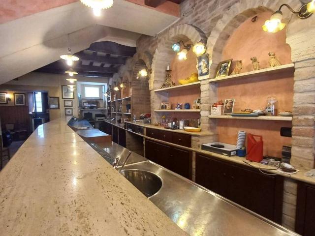 Casa indipendente in vendita a Santa Vittoria in Matenano FM
