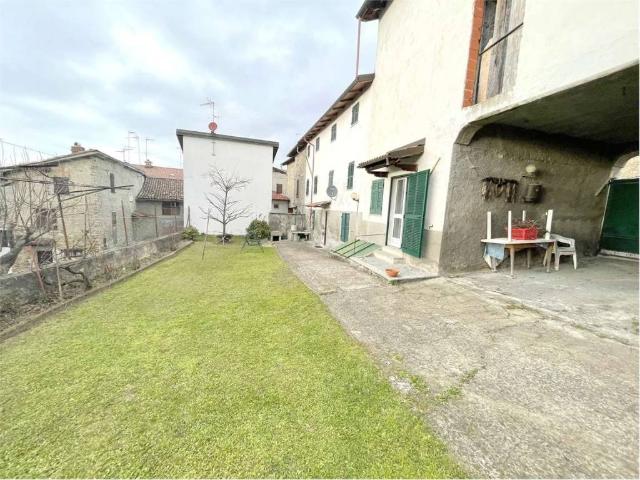Casa indipendente in vendita a Sant'Agata Fossili AL