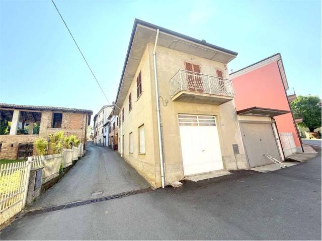 Casa indipendente in vendita a Sant'Agata Fossili AL