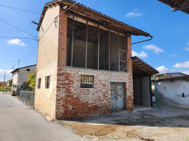 Casa indipendente in vendita a Sant'Albano Stura CN