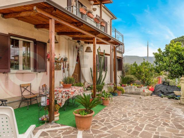 Casa indipendente in vendita a Sant'Ambrogio sul Garigliano
