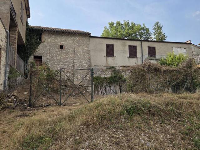 Casa indipendente in vendita a Sant'Anatolia di Narco PG