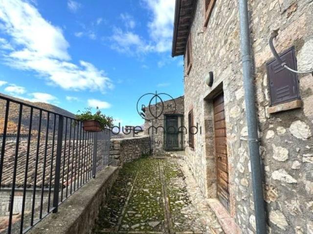 Casa indipendente in vendita a Sant'Anatolia di Narco PG